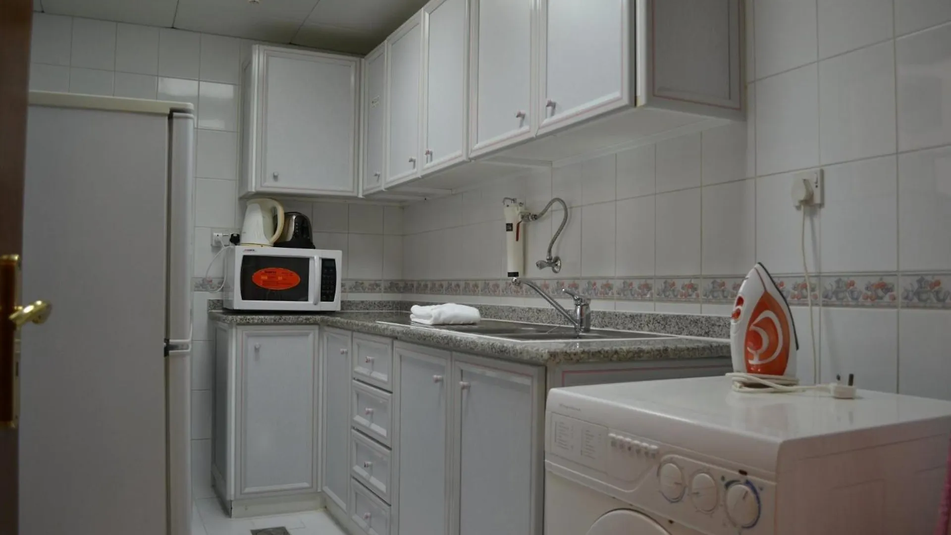 Abu Dhabi Plaza Hotel Apartments 4*, Abu Dhabi United Arab Emirates
