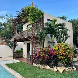 Ahal, Aparthotel